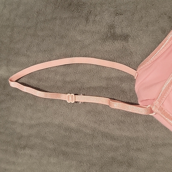 Y2k NWT Tank tops/Cami with adjustable straps & built in bra Size M - Picture 6 of 11